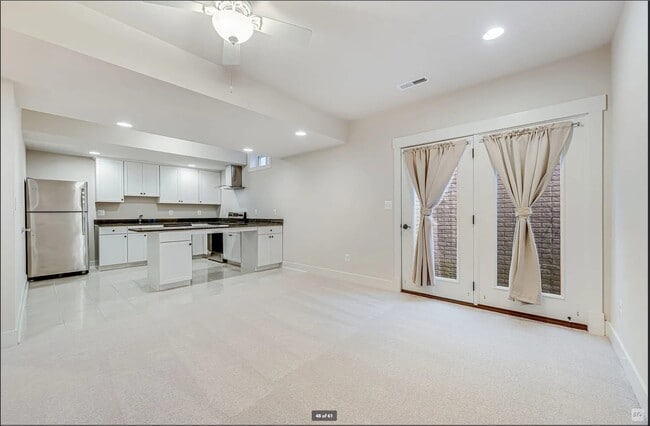 Building Photo - 2032 Arch Dr