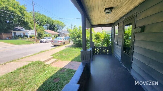 Foto del edificio - 1710 Oakwood Ave