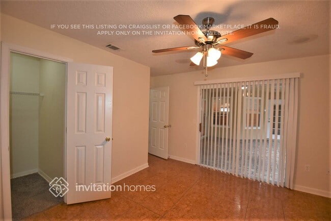 Building Photo - 15803 Oak Glen Way