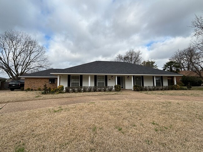 Building Photo - Detached 1100 Workshop and Bonus Room that...