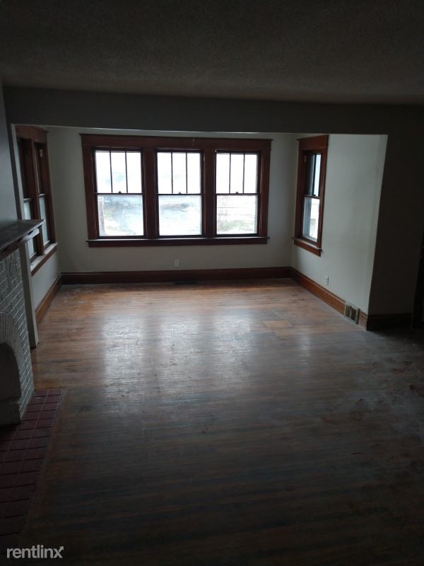 Primary Photo - 158 Chadduck Ave