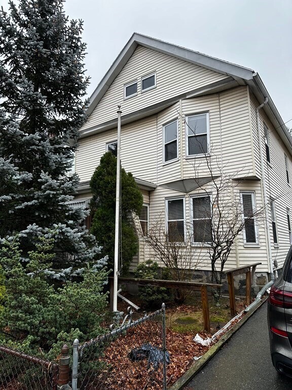 Primary Photo - 30 Brook St