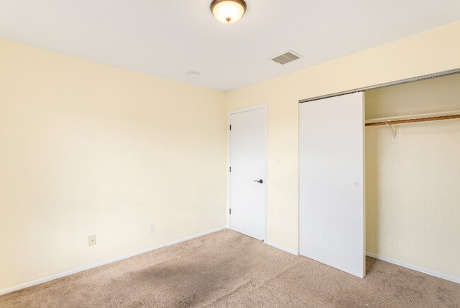 Building Photo - 4147 Calle Barona