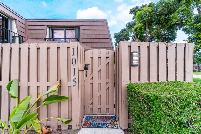 Foto del edificio - 1015 10th Ct