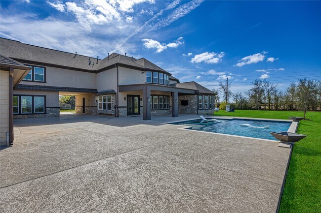 Foto del edificio - 15015 House Rd