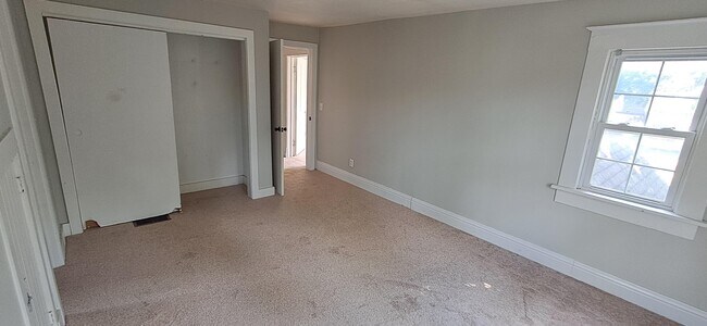 Foto del edificio - 3315 Mitchell Ave