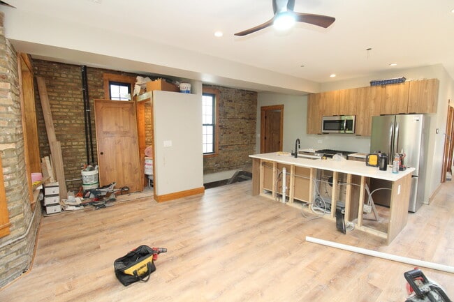 Building Photo - 1717 N Winchester Ave