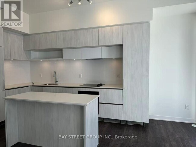 Building Photo - 2 Steckley House Ln