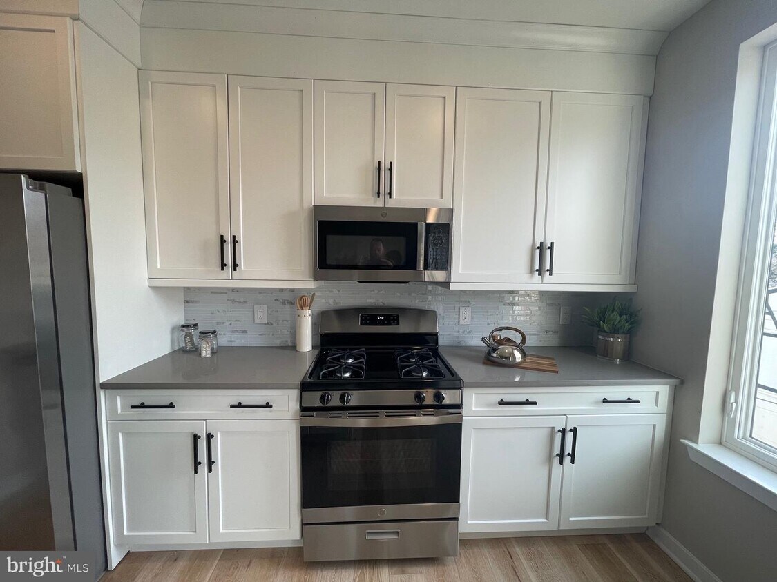 Foto principal - 3712 Midvale Ave
