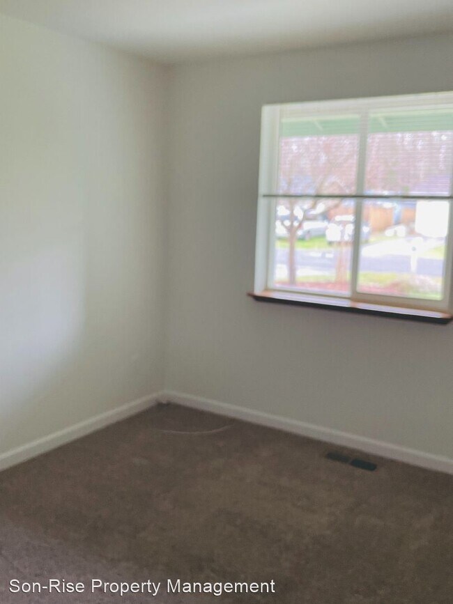 Building Photo - 3 br, 1 bath House - 7023 Helweg Ln