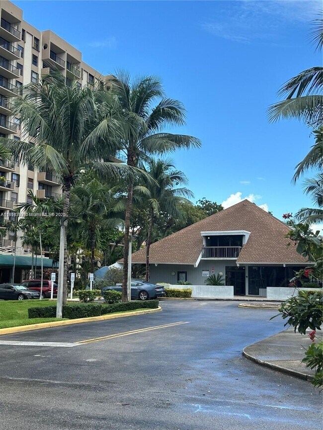 Foto del edificio - 1470 NE 123rd St