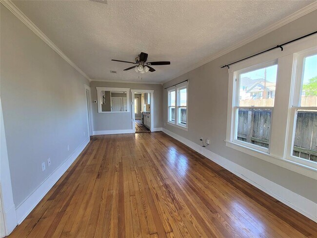 Building Photo - 1441 N Durham Dr
