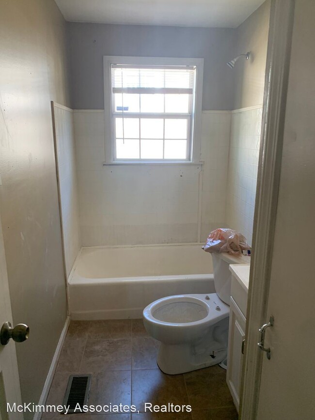 2 br, 1 bath House - 220 Curtis Sykes - House Rental in North Little ...