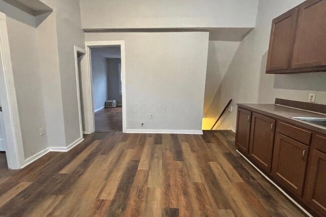 Foto del edificio - 770 N Dawson Ave