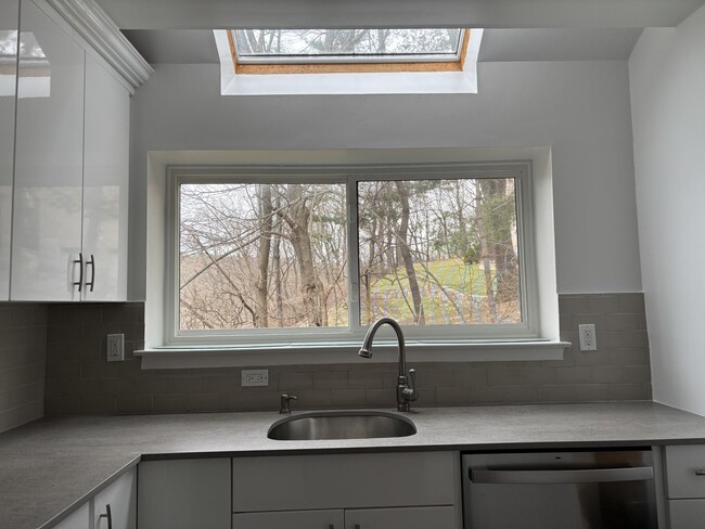 Foto del edificio - 177 Birchwood Cl