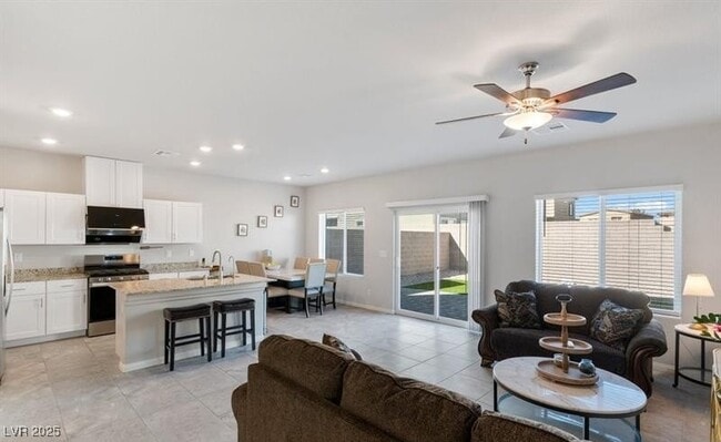 Building Photo - 7462 Dragonfruit Ave