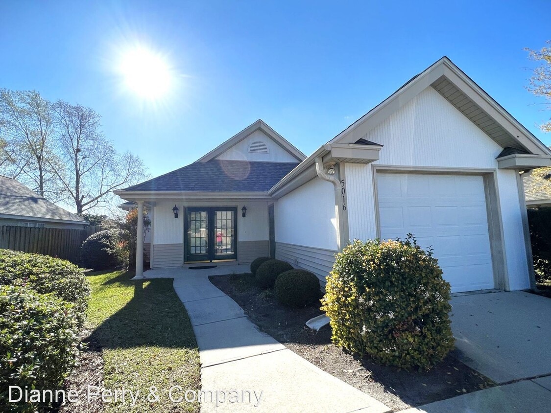 3 br, 2 bath House 5016 Sun Coast Drive House Rental in Wilmington