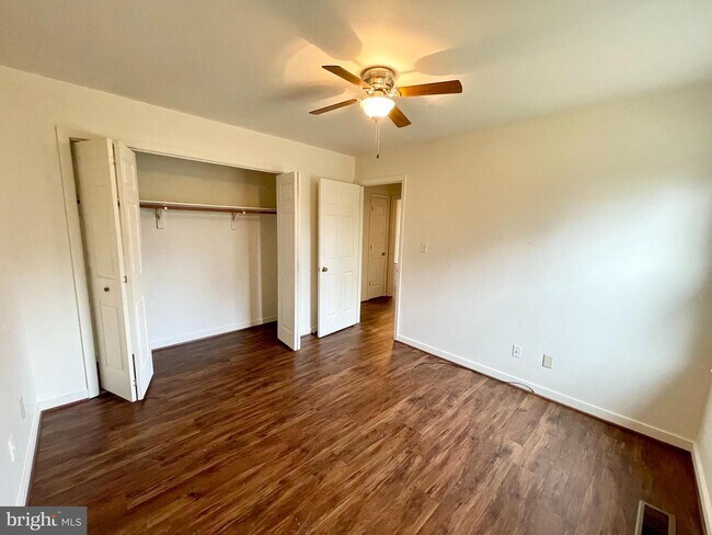 Building Photo - 2112 Kaiser Dr