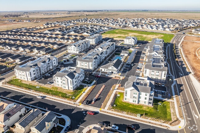 Aerial Context - Hayden Parkway Apartments