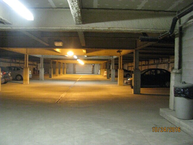 Photo du bâtiment - 100 Bishop DriveUnit 108