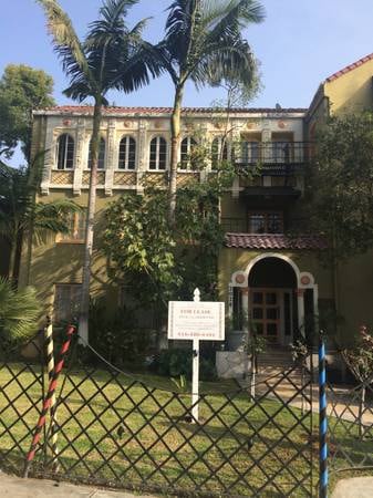 Foto del edificio - 2028 Beachwood Dr