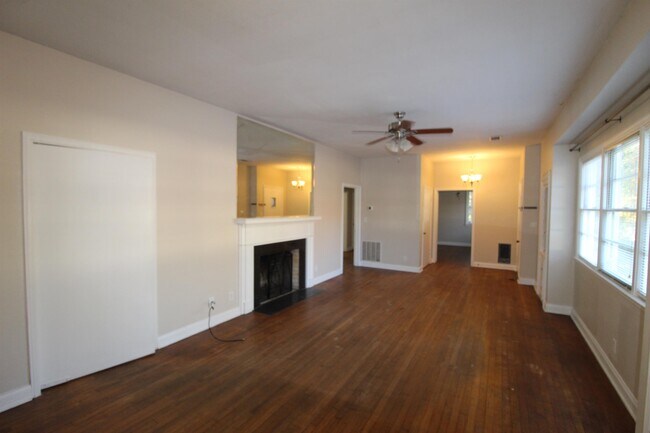 Building Photo - 320 E Grady St
