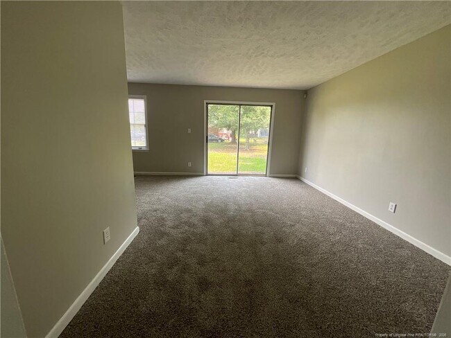 Building Photo - 1365 Greenock Ave