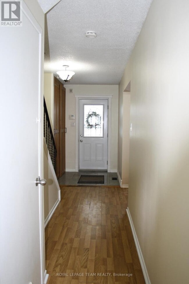 Building Photo - 2336-2336 Orient Park Dr