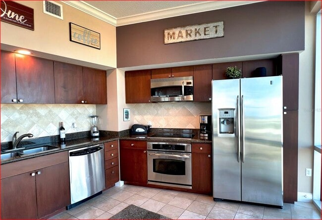 Building Photo - 322 E Central Blvd