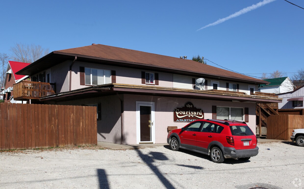 Building Photo - 312 Hall St