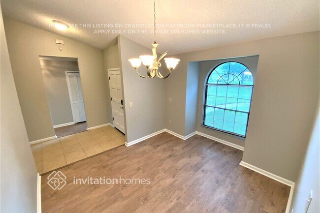 Foto del edificio - 8270 Hamden Cir E