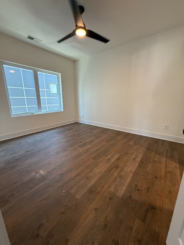 Foto del edificio - 3133 Long Blvd
