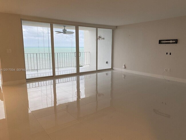 Foto del edificio - 881 Ocean Dr