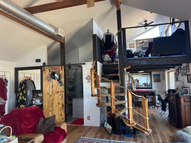 Foto del edificio - 200 E Ridge Ln
