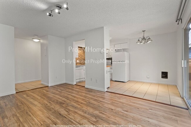 Building Photo - One Bedroom Escape In the Heart of Oregon City - Ground Floor Unit!