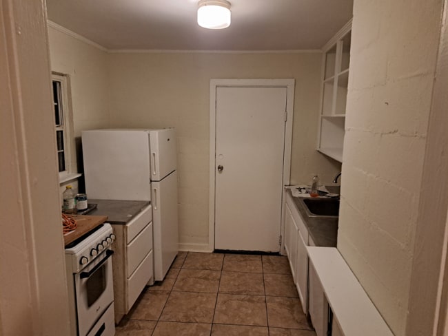 Building Photo - 1502 Pepper Dr