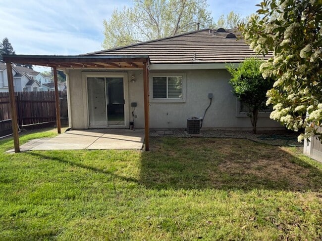 Building Photo - Cozy home in Natomas