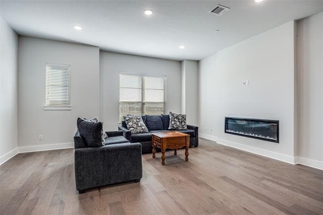 Foto del edificio - 909 Heights Wy