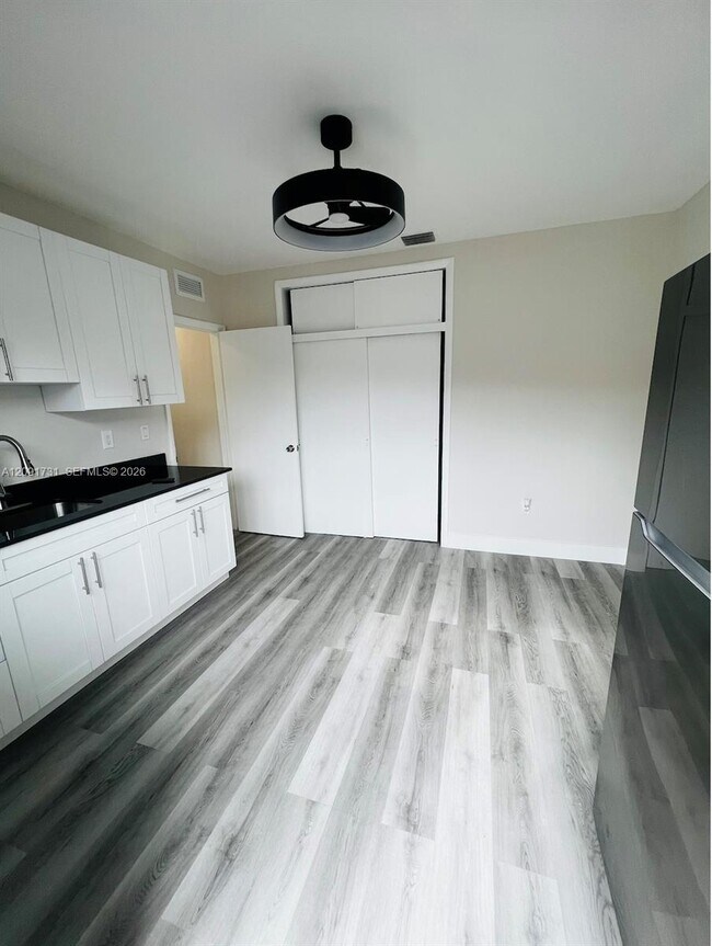 Foto del edificio - 101 NW 62nd Ct