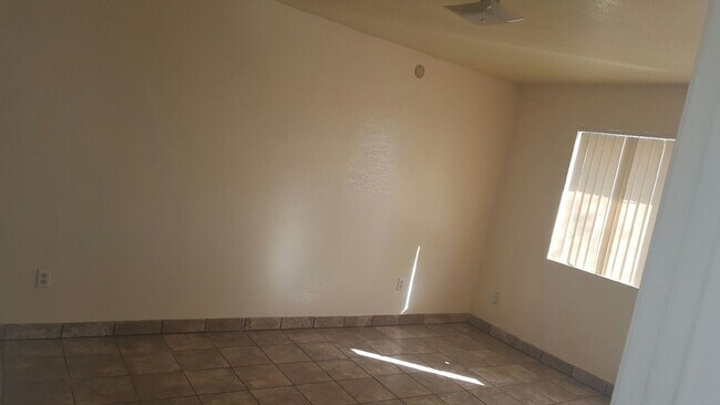 Foto del edificio - 1000 Miller St