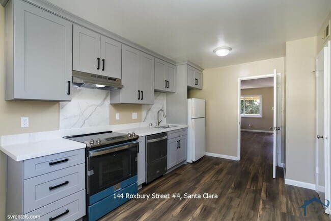Foto del edificio - 144 Roxbury St