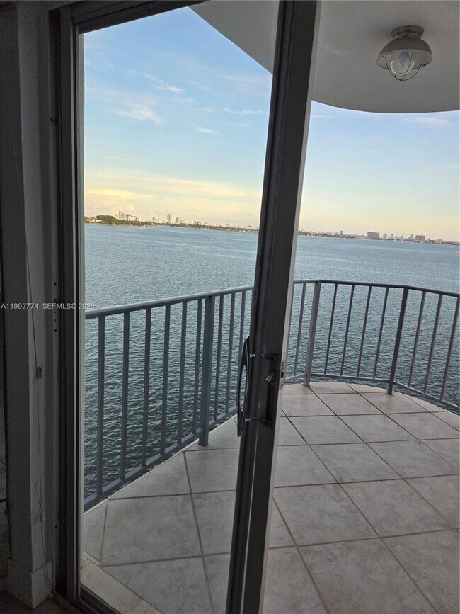 Building Photo - 11930 N Bayshore Dr