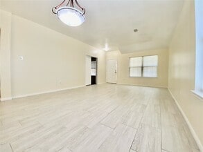 Building Photo - 20334 Linden Tree Dr