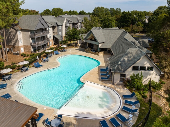 Building Photo - Wesley Hampstead Apartments at Douglasville