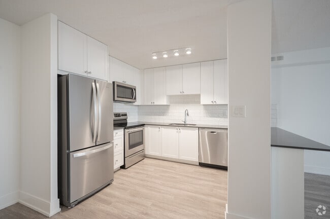 3BR, 2BA - 1,098SF - Kitchen - Forest Lane Apartments