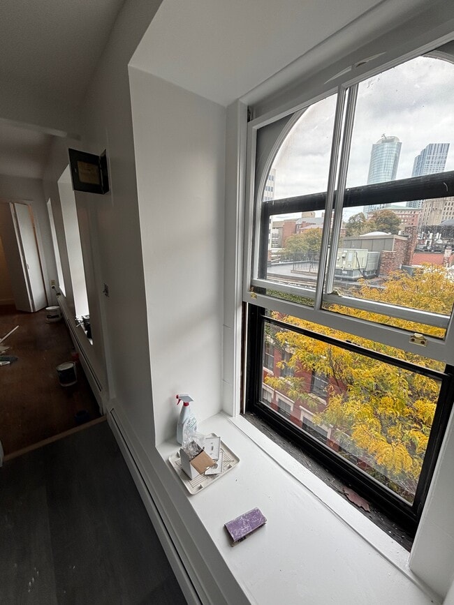 Building Photo - 13 S Russell St