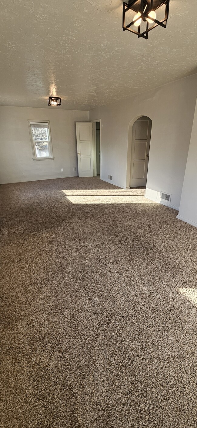 Foto del edificio - 701 E 200 N