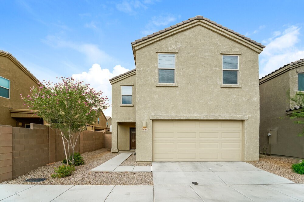 Foto principal - 7621 W Valencia Rd