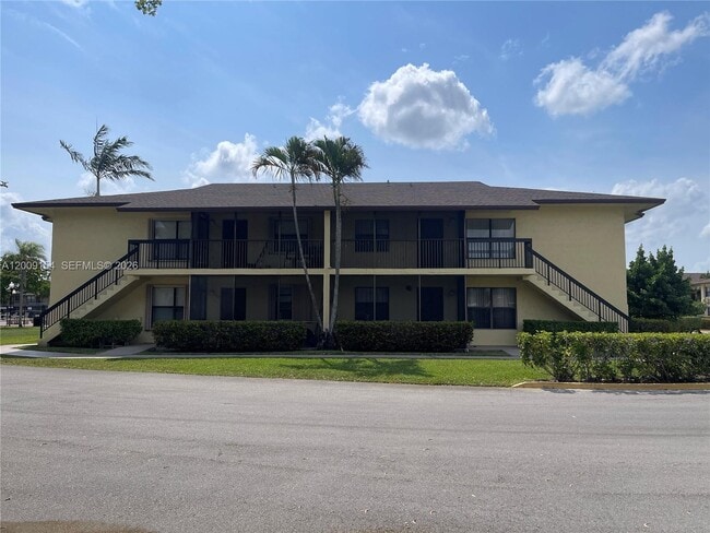 Building Photo - 10016 Winding Lake Rd