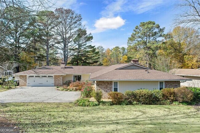 Building Photo - 961 Indian Hills Pkwy NE